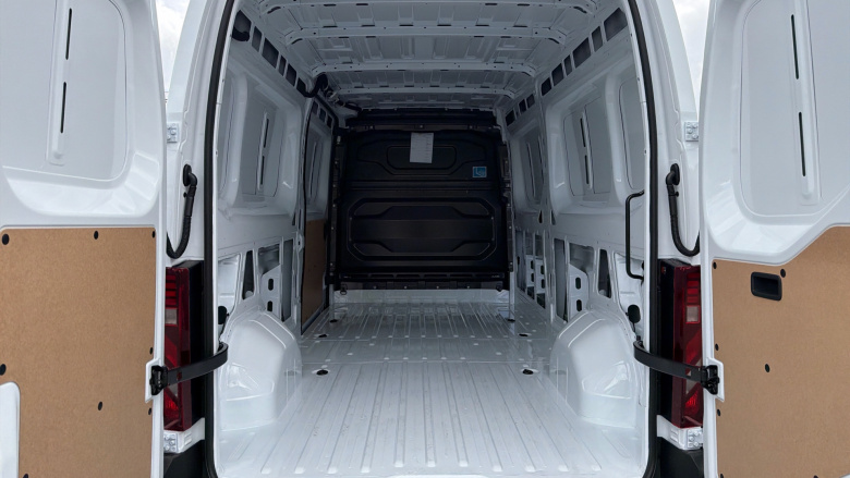 Renault Master Lwb Diesel Fwd LM35 Blue dCi 150 Advance Medium Roof Van